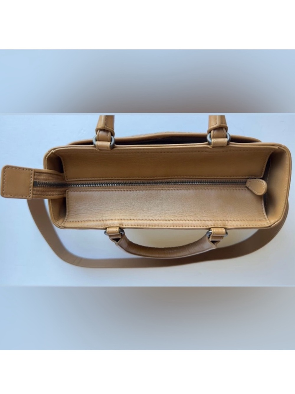 Bottega Veneta Handbag and Crossbody Bag - Picture 9 of 10